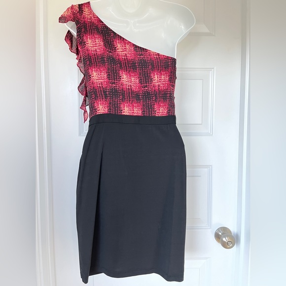 Bebe sz XS one shoulder ruffle dress, spandex black skirt red silk chiffon top - Picture 4 of 16